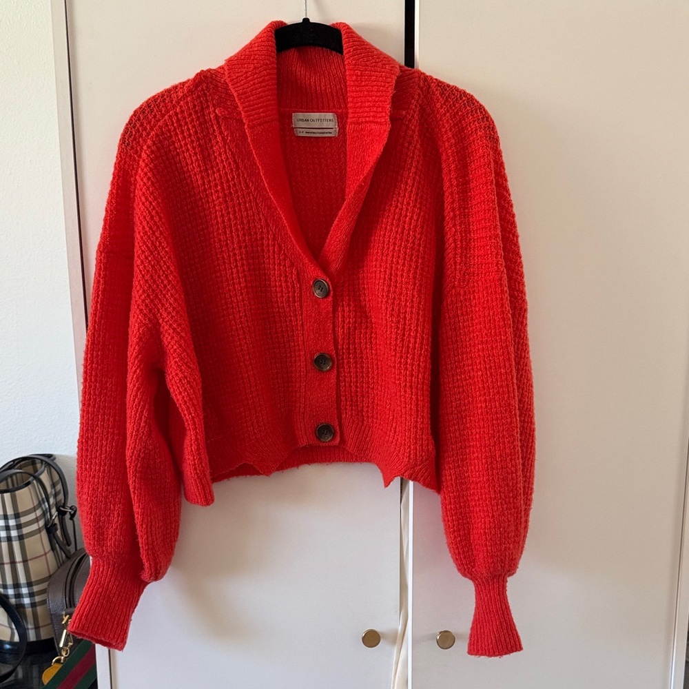 URBAN OUTFITTERS /  Vibrant Red Balloon Sleeve Cropped Cardigan - S